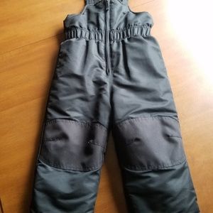Black ski pants